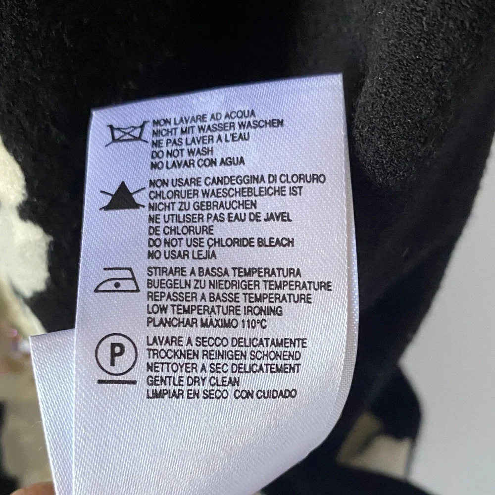 Blumarine Black & Cream Floral Button-Front Cardigan – Made in Italy - Picture 6 of 8